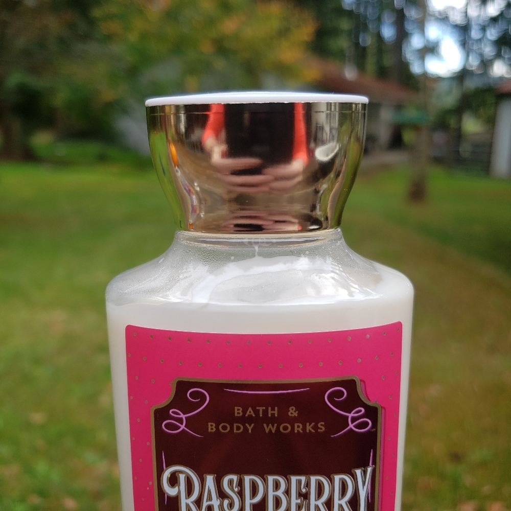 Bath & Body Works Raspberry Sugar Body Lotion - 8 fl oz - Picture 3 of 9